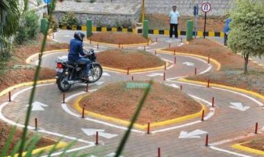 அங்கீகாரம் பெற்ற பள்ளியில் பயிற்சி முடித்து சான்று பெற்றிருந்தால் ஓட்டுநர் உரிமத்துக்கு விண்ணப்பிக்கலாம்