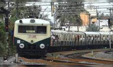 கனமழை எச்சரிக்கை எதிரொலியாக சென்னை புறநகர் ரயில், மெட்ரோ ரயில் சேவை குறைப்பு