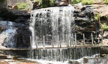 காட்றாட்டில் ஏற்பட்ட வெள்ளப்பெருக்கின் காரணமாக பஞ்சலிங்க அருவிக்கு செல்ல மக்களுக்கு தடை