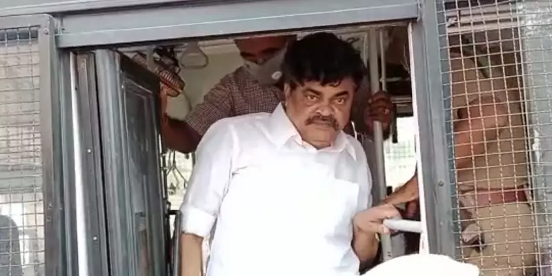 பாதுகாப்பு மற்றும் நிர்வாக காரணங்களுக்காக ராஜேந்திர பாலாஜி திருச்சி மத்திய சிறைக்கு மாற்றம்