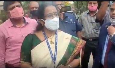 சென்னையில் தமிழ் தாய் வாழ்த்து பாடப்பட்ட போது எழுந்து நிற்க மறுத்த விவகாரம்