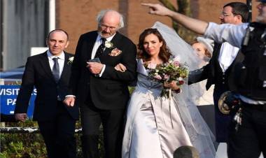 சிறையிலேயே திருமணம்.. காதலியை மணந்தார் விக்கிலீக்ஸ் நிறுவனர் ஜூலியன் அசாஞ்சே!