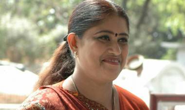 இன்று மதியம் 2:00 மணிக்கு பாஜகவில் இணைகிறார் காங்கிரஸ் எம்எல்ஏ விஜயதாரணி...