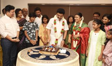 குடும்பத்துடன் பிறந்த நாள் கொண்டாடிய முதல்வர் ஸ்டாலின்!