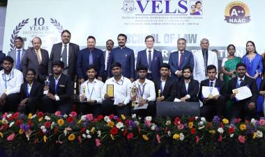 சென்னை பல்லாவரத்தில் உள்ள வேல்ஸ் பல்கலைக்கழகம் தனது சட்டபள்ளியின் பத்தாம் ஆண்டு நிறைவு விழாவை வெகு விமரிசையாக கொண்டாடியது.