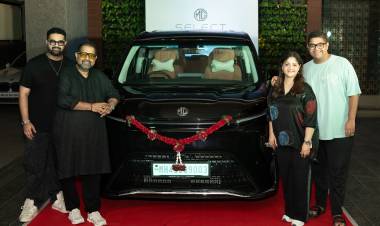 JSW MG Motor India Delivers the Presidential MG M9 to  Music Maestro Shankar Mahadevan
