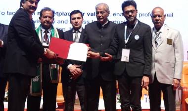  Institution of Valuers (IOV) and CROTIS India sign Memorandum of understanding to enhance the access to Valuation services.