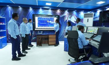 இரண்டு HUL உற்பத்தி யூனிட்கள் வேர்ல்ட் எகனாமிக் ஃபோரம் லைட்ஹவுஸ் ரெகக்னிஷன் (World Economic Forum Lighthouse Recognition) பெற்றுள்ளன.