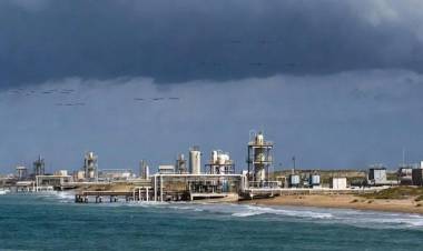 “Iran Fires Missiles Toward Diego Garcia Base”