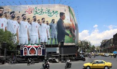 Trump Delays Iran Strike Amid Peace Hope