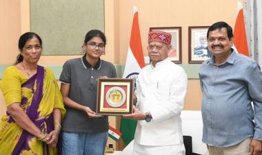  Hon’ble Governor of Telangana, Shri Shiv Pratap Shukla, felicitates TG EAPCET 2026 1st ranker M. Rushi for her outstanding performance!