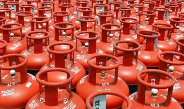 Centre asks fuel retailers to maintain 30-day LPG reserves