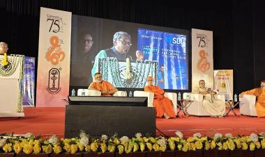 Values and Fearlessness of BhagawadGita Are Vital for Nation Building: Swapan Dasgupta, West Bengal FinanceMinister