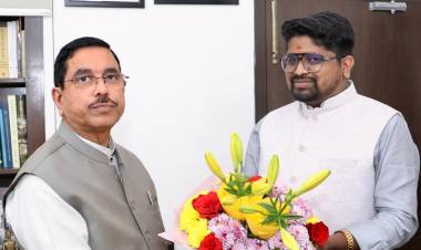  Dr. Bhargav Mallappa Congratulates Shri Prahlad Joshi on His Appointment as Union Minister of Education