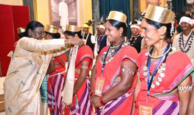 For the first time, Rashtrapati Bhavan witnessed the grandeur of Bastar's tribal culture: Union Home Minister Amit Shah     209-member delegation led by Chief Minister Vishnu Deo Sai visits Rashtrapati Bhavan