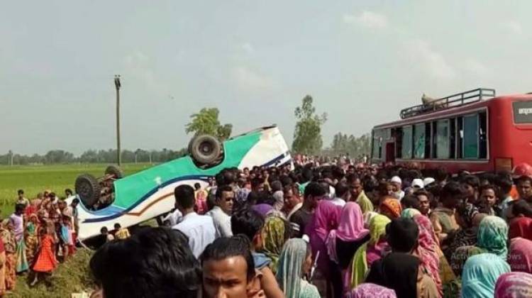 8 killed as bus falls into ditch in Bangladesh