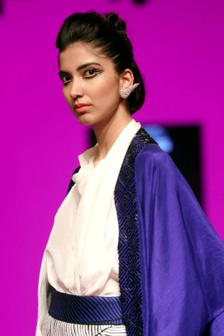 Great Fashion And Jewellery At ‘The Real Cut’ Show Dazzled On The Ramp