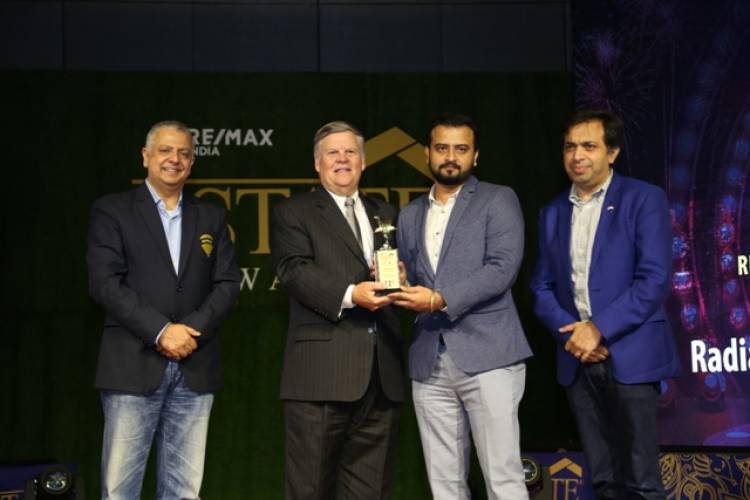 Radiance Realty Developers Wins Franchise India’s Estate Awards 2019 For Best Project In South India Category