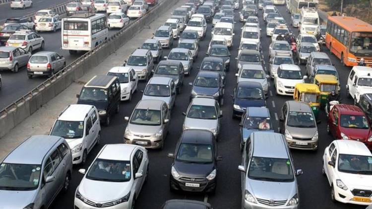 2-wheelers, private CNG cars may come under Odd-Even rule; announcement today