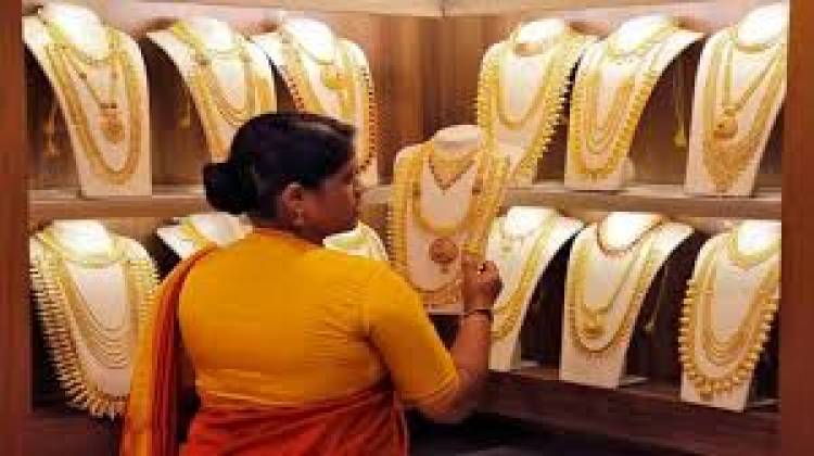 Gold rises marginally by Rs 11, silver jumps Rs 1,554