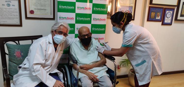 Leading by example, 107-year-old male becomes the oldest person in India to get COVID vaccination at Fortis Hospital