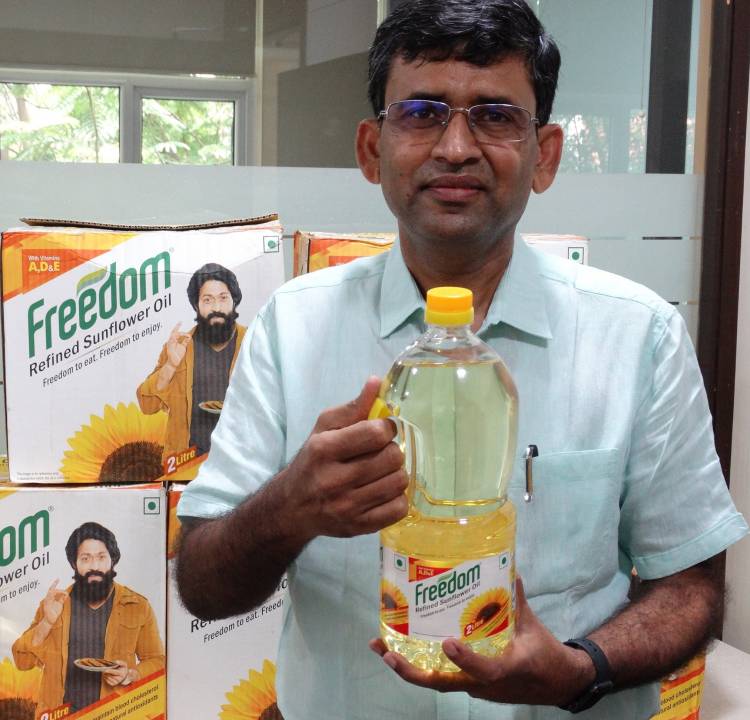Gemini Edibles & Fats India Pvt Ltd launches 2 ltr jar of Freedom Refined Sunflower Oil