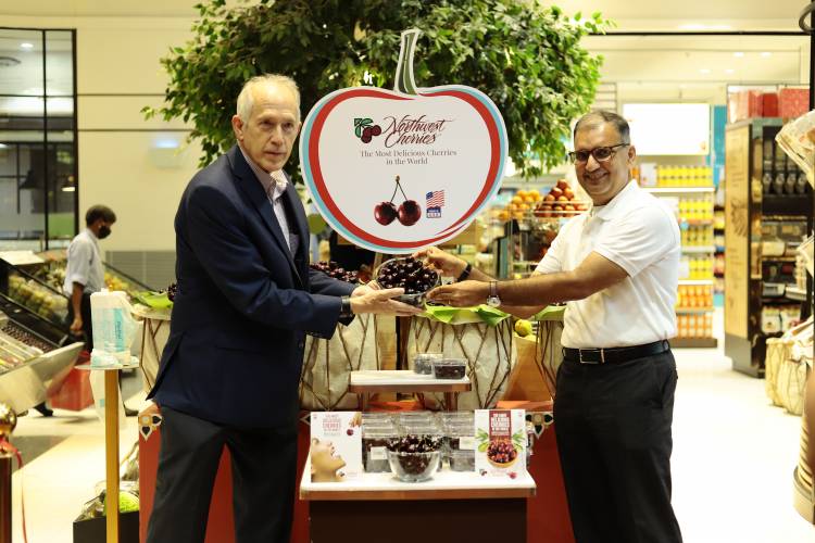 Come and savor some of the world famous Cherries from the U.S. Pacific Northwest 