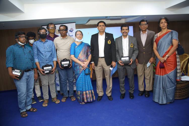 Rotary Club of Madras East in association with Aravind Eye Care Systems launched “Project Drishti” donating Smart Vision Devices to 300 eligible beneficiaries 