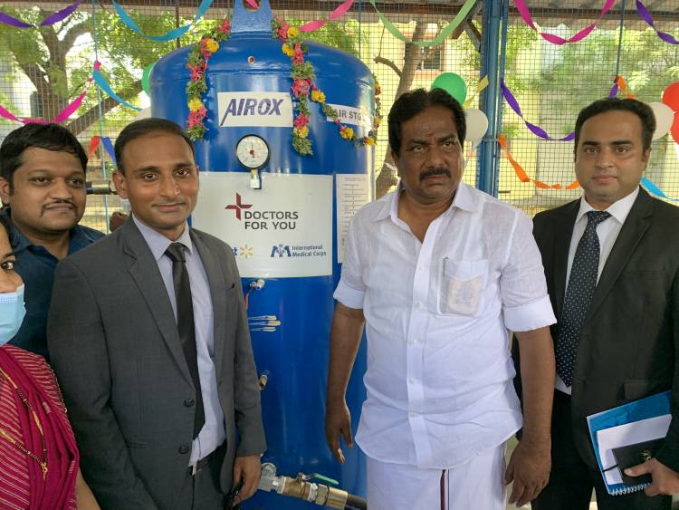 Mr. P. Moorthy, Minister for Commercial Taxes and Registration, Government of Tamil Nadu, inaugurated the oxygen-generating plant donated by Walmart and the Walmart Foundation to Doctors For You at the Thirumangalam General Hospital in Madurai today.