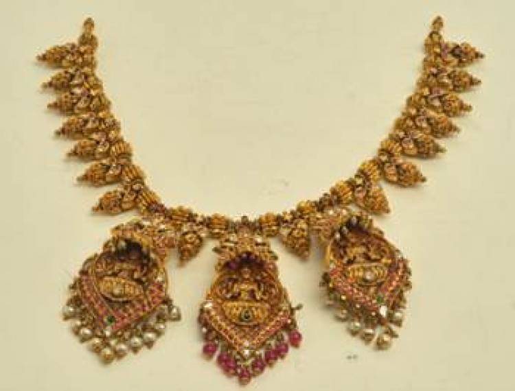 Kalyan Jewellers top 5 jewellery picks to celebrate Pongal Glam up your attire with a special touch of our traditional jewellery 