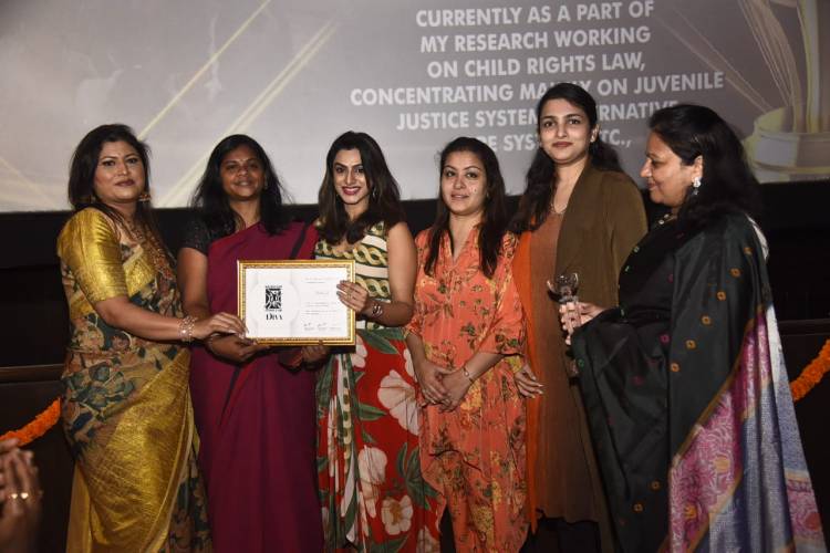 Honourable Health Secretary, Govt. of Tamil Nadu, Dr.J.Radhakrishnan (IAS) felicitates the winners of 'HUMANITARIAN AWARDS 2022’ in the presence of RCC DIVA FOUNDATION & Apsara Reddy at PVR Cinemas, Express Avenue Mall