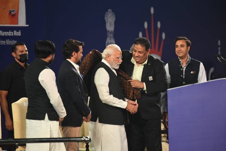 PRIME MINISTER NARENDRA MODI LAUNCHES THE TORCH RUN FOR 44TH CHESS OLYMPIAD