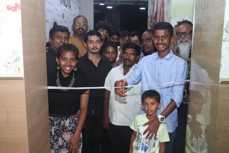 Paulsons Beauty and Fashion Private Limited inaugurates the 54th outlet of ‘Toni&Guy’ and 7th outlet of ‘Jonah’s Bistro’ by   Mr Vijayan Subramanian , Mr.Sam Paul, Sarah , Jonah , Noah and Isaiah at Ramapuram