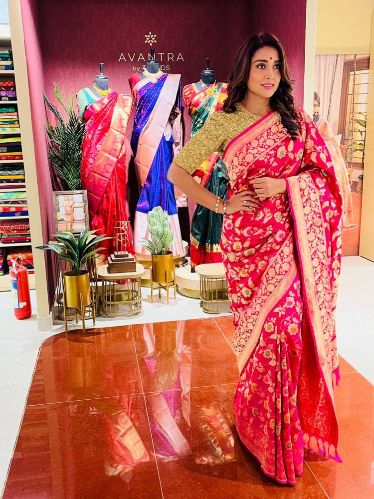 AVANTRA by TRENDS, an exclusive Saree & Ethnic Wear concept store designed exclusively for Women,from the house of Reliance Retail launches its 18th store in the country and 2nd stand-alone store in Tamil Nadu in Velachery, Chennai.