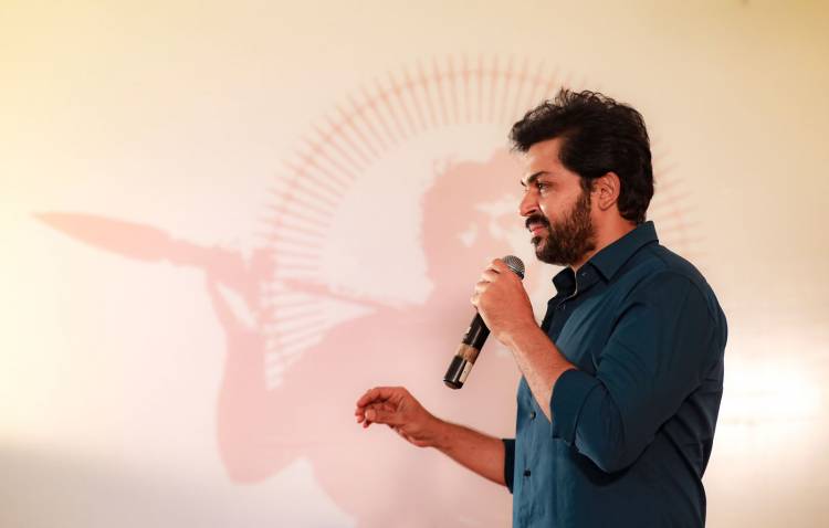 இரத்த தானம் செய்த ரசிகர்களை நேரில் அழைத்து பாராட்டி, விருந்தளித்து மகிழ்ந்த நடிகர் கார்த்தி