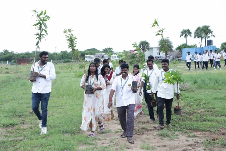 தமிழகம் முழுக்க 5000 மரக்கன்றுகளை நடும் நடிகர் சௌந்தரராஜா