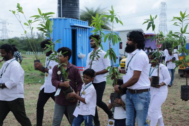 தமிழகம் முழுக்க 5000 மரக்கன்றுகளை நடும் நடிகர் சௌந்தரராஜா