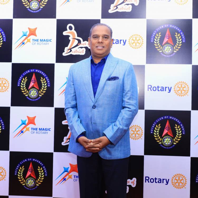 மலேசிய நாடாளுமன்ற உறுப்பினரும் மலேசிய இந்திய காங்கிரஸ் துணைத் தலைவருமான டத்தோஸ்ரீ டாக்டர். எம். சரவணனுக்கு குளோபல் ஐகான் விருது வழங்கி கெளரவித்த ரோட்டரி கிளப் ஆஃப் மெட்ராஸ் நார்த் 