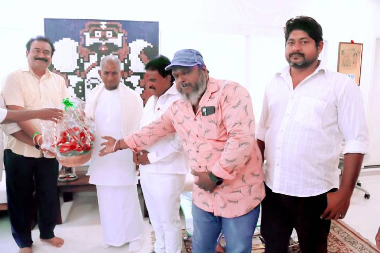 "'சிம்பொனி' சாதித்த  'இசைஞானி' இளையராஜாவுக்கு ., சினிமா பத்திரிகையாளர் சங்கம் கௌரவம் !!"