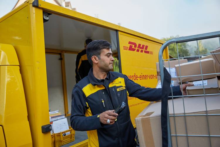 DHL Group has integrated more than 30,000 refugees into the labor market within ten years 