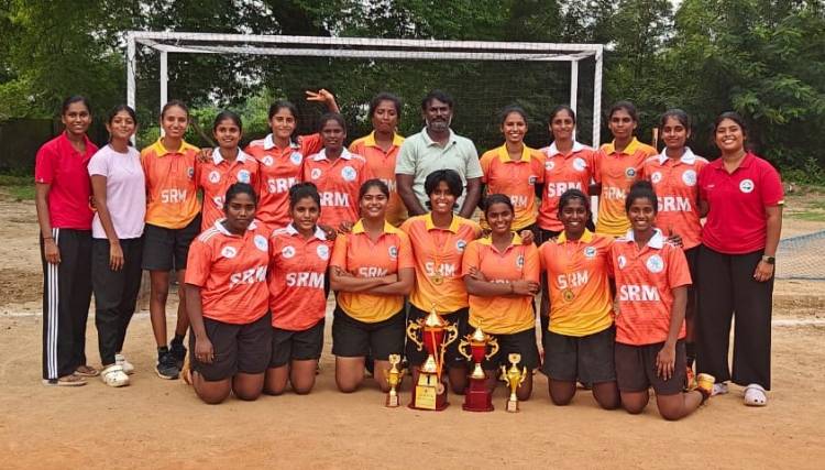 SRMIST Hockey Women’s Team Won Gold in the South India Level (5 -A Side) Hockey Women’s Tournament