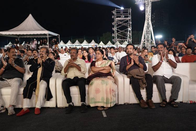 Navin’s Cedar Festive Night Lights Up Medavakkam with Music & Energy