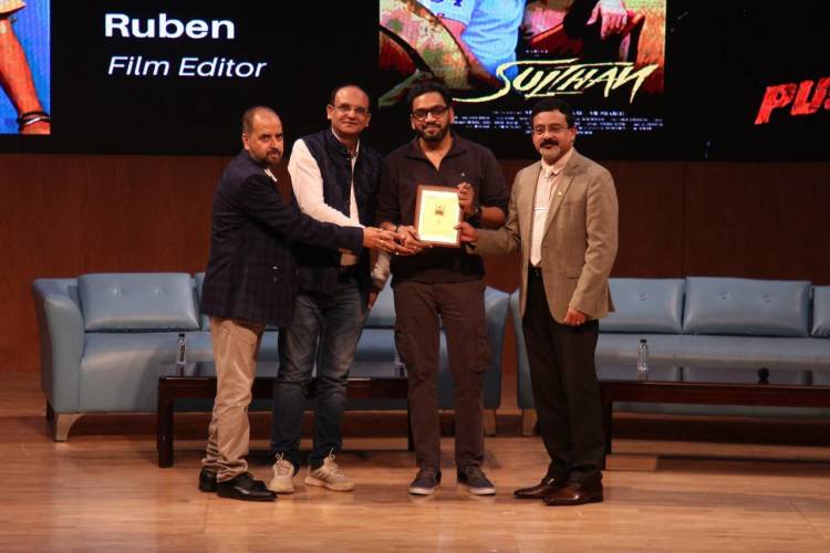 Ruben Inspires at Amity University Mumbai Panvel ’s Film Fest
