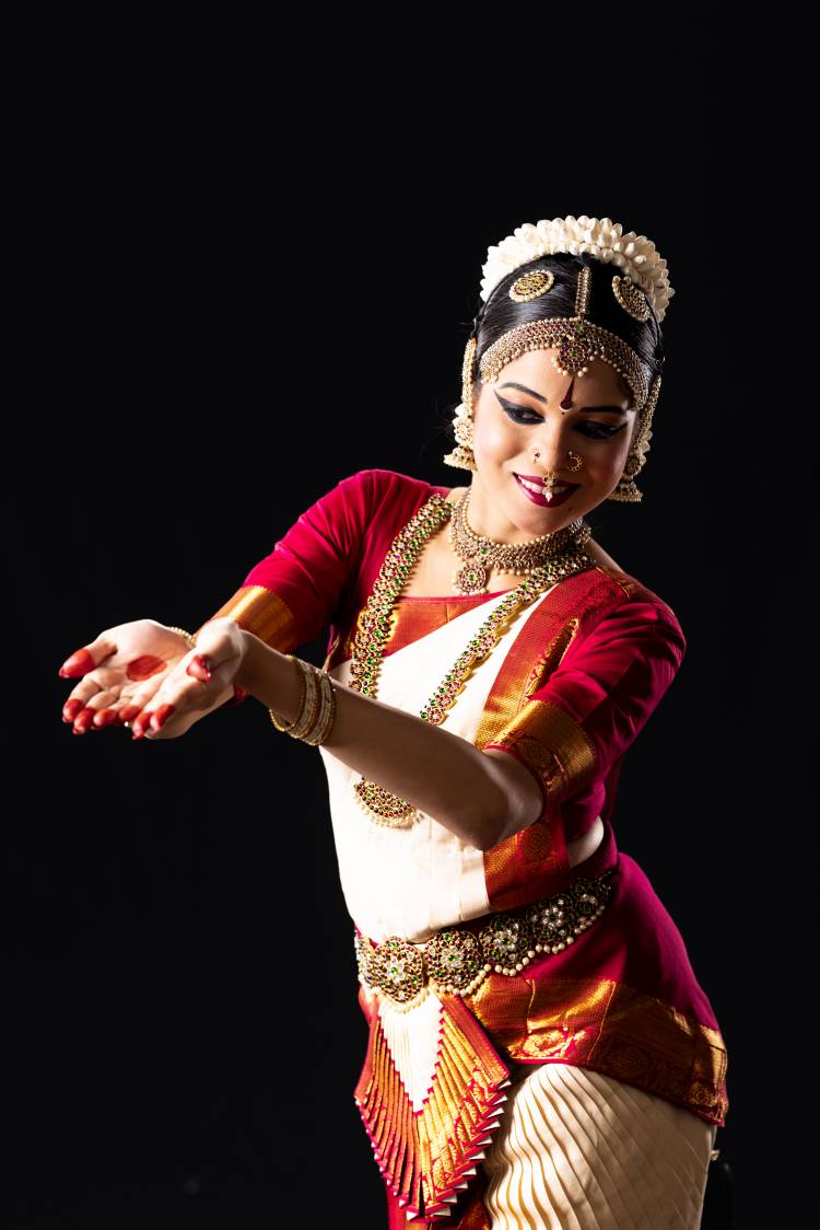 YOUNG BHARATANATYAM ARTISTE SONIKA SATISH MAKES HER RANGAPRAVESHA AT ‘RANGA SAMMILANA’