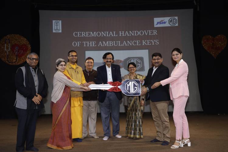 JSW MG Motor India Hands Overa Retrofitted MG Hector Ambulance to Chinmaya Mission Delhi to Support Community Healthcare