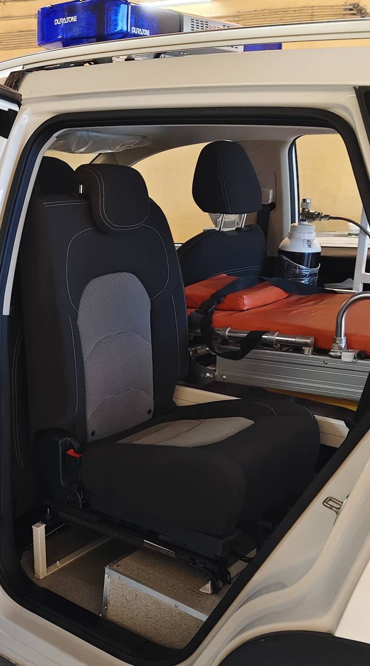 JSW MG Motor India Hands Overa Retrofitted MG Hector Ambulance to Chinmaya Mission Delhi to Support Community Healthcare