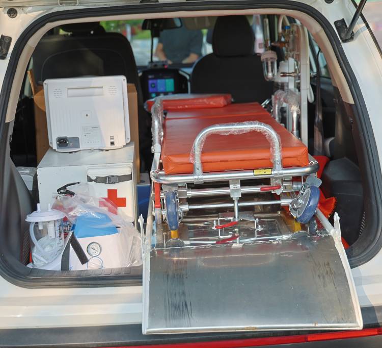 JSW MG Motor India Hands Overa Retrofitted MG Hector Ambulance to Chinmaya Mission Delhi to Support Community Healthcare