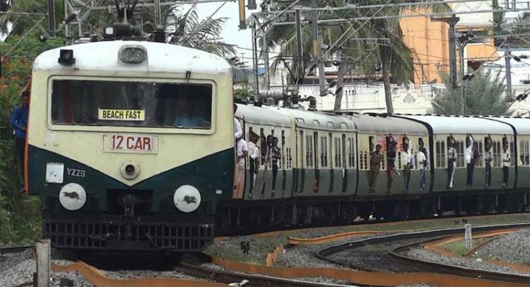 சென்னை மின்சார ரெயில்கள் சேவை மேலும் குறைப்பு!