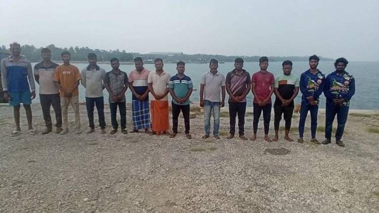 14 Tamil Nadu Fishermen Return from Sri Lanka