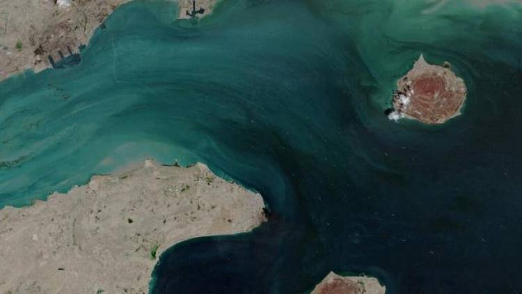 Iran Threatens to Close Strait of Hormuz Again